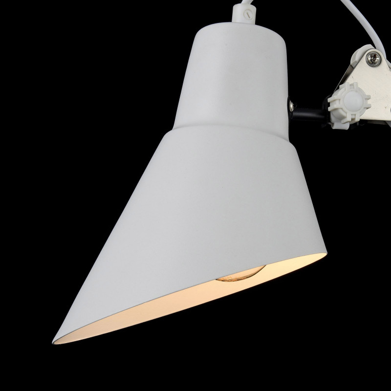 Настольная лампа Maytoni Z136-TL-01-W