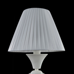 Настольная лампа Maytoni MOD981-TL-01-W