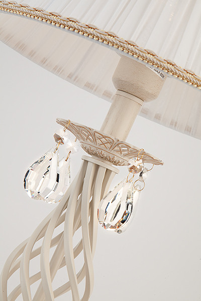 Настольная лампа Eurosvet 10054/1 белый с золотом/прозрачный хрусталь Strots