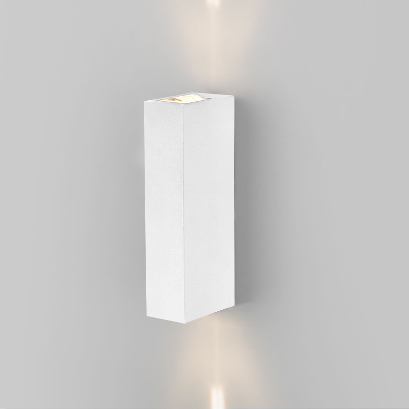 Светильник настенный Elektrostandard Blaze LED белый (35136/W) уличный настенный светодиодный светильник elektrostandard blaze 35136 w серый 4690389179181